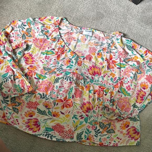Old Navy Tops - Old Navy Floral 3/4 Sleeve Crop Blouse